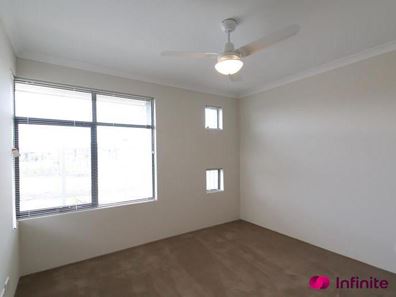 5 Egrove Lane, Piara Waters WA 6112
