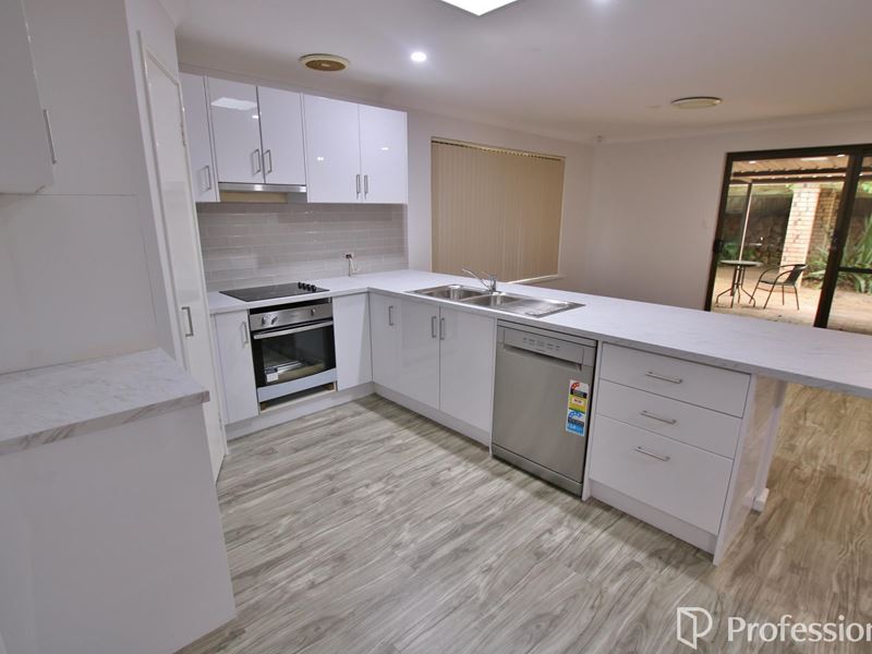 15 Jade Street, Mount Richon WA 6112
