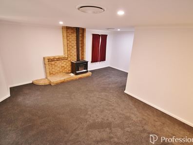 15 Jade Street, Mount Richon WA 6112