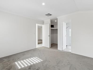 8 Pennine Pass, Merriwa WA 6030