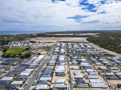 11 Trout Street, Two Rocks WA 6037
