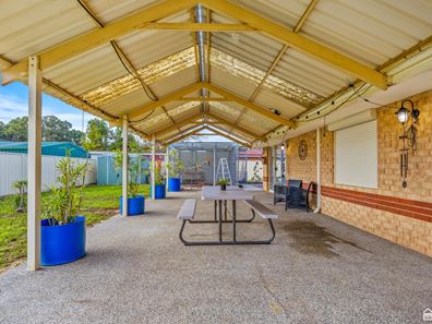 2 Brown Crescent, Seville Grove WA 6112
