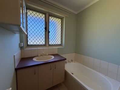 6 Bates Loop, Lockridge WA 6054