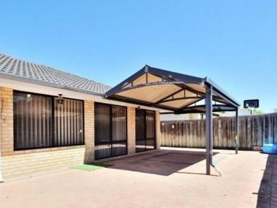 4 Granada Way, Ellenbrook WA 6069