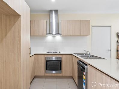 15B Sussex Road, Forrestfield WA 6058
