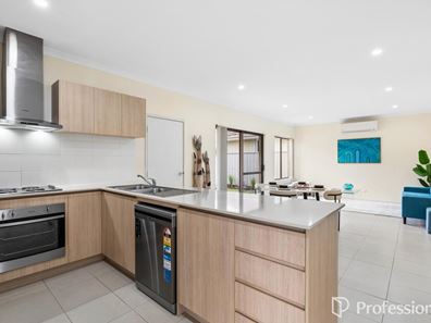 15B Sussex Road, Forrestfield WA 6058