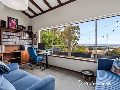 6 Seaview Terrace, Kalamunda WA 6076