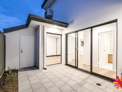 4/166 Leake Street, Belmont WA 6104
