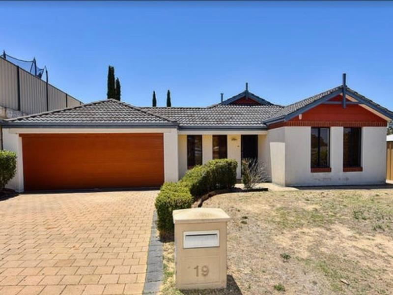 19 Pepperell Crescent, Leda WA 6170