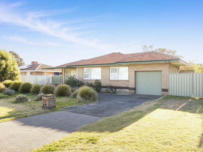 20 Sullivan Street, Beckenham WA 6107