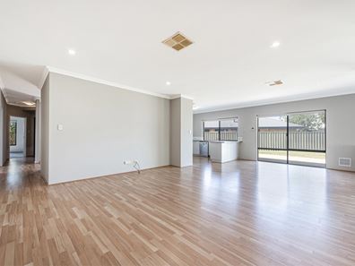 16 Beacon Way, Singleton WA 6175