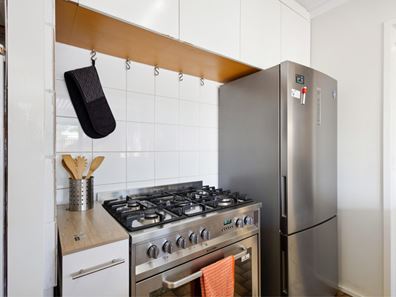 6 Lanrick Place, Girrawheen WA 6064
