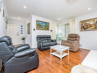 7/6 Fragrant Gardens, Mirrabooka WA 6061