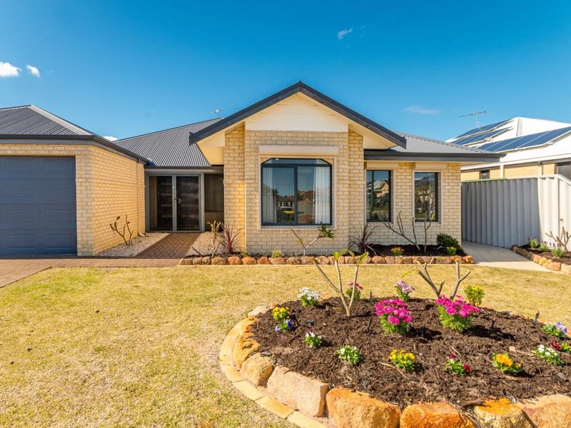 27 Kinsale Bend, Port Kennedy WA 6172