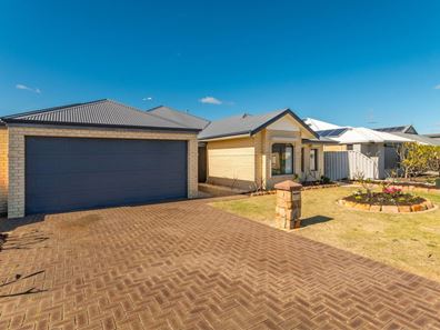 27 Kinsale Bend, Port Kennedy WA 6172