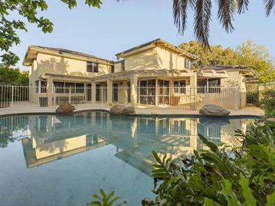 2 Taworri Way, City Beach WA 6015