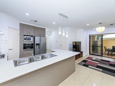 4A Ungaroo Road, Westminster WA 6061