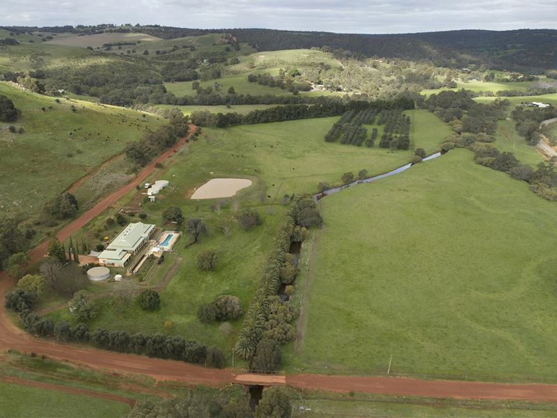 42 Valley View Drive, Chittering