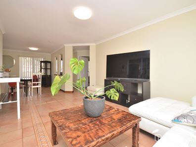 1/79 Coolgardie Street, St James WA 6102