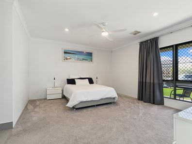 14 Kerruish Road, Caversham WA 6055