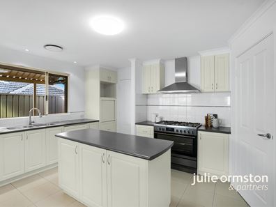 7 Bathurst Gardens, Darch WA 6065