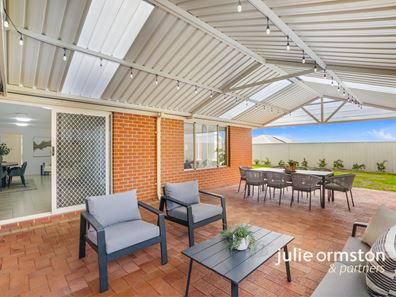 7 Bathurst Gardens, Darch WA 6065