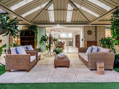 5 Nychum Pass, Ellenbrook WA 6069