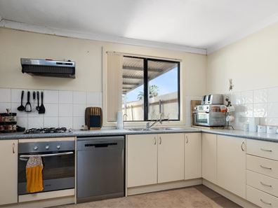 61 Richardson Street, Boulder WA 6432