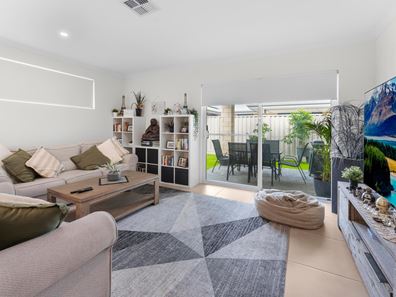 13 Capricorn Cr, Bennett Springs WA 6063