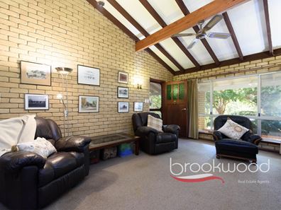 6 Allan Place, Darlington WA 6070