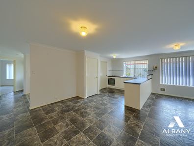 26 Lakeside Drive, Mckail WA 6330