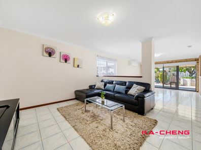 365 Summerlakes Parade, Ballajura WA 6066