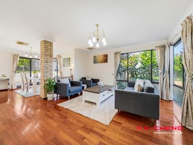 365 Summerlakes Parade, Ballajura WA 6066