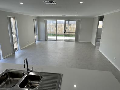 6 Seabass Ch, Two Rocks WA 6037