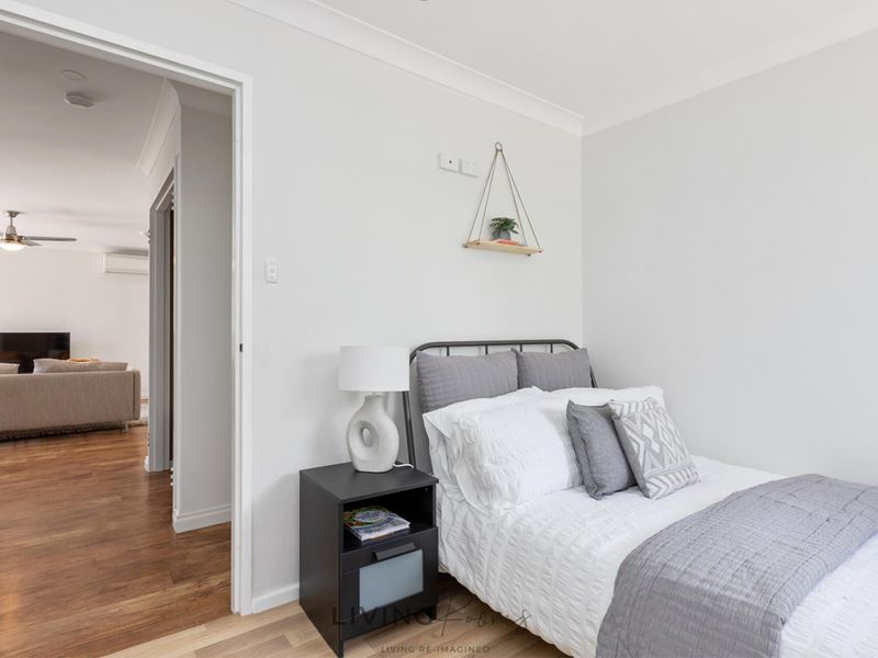 Room/2  24 Hartland Way, Warnbro WA 6169