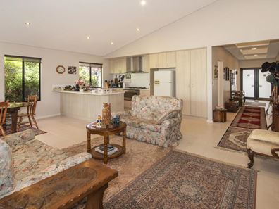 8 Sandalwood Drive, Margaret River WA 6285