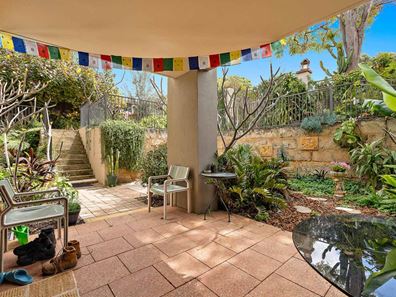 1/15 Rosalind Way, Coolbellup WA 6163