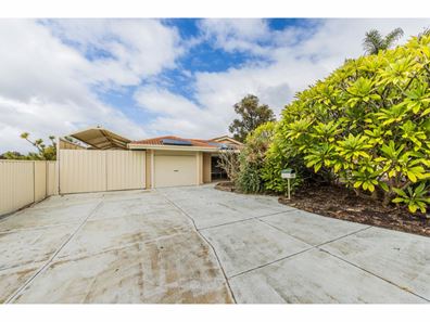 52 Sloan Drive, Leda WA 6170