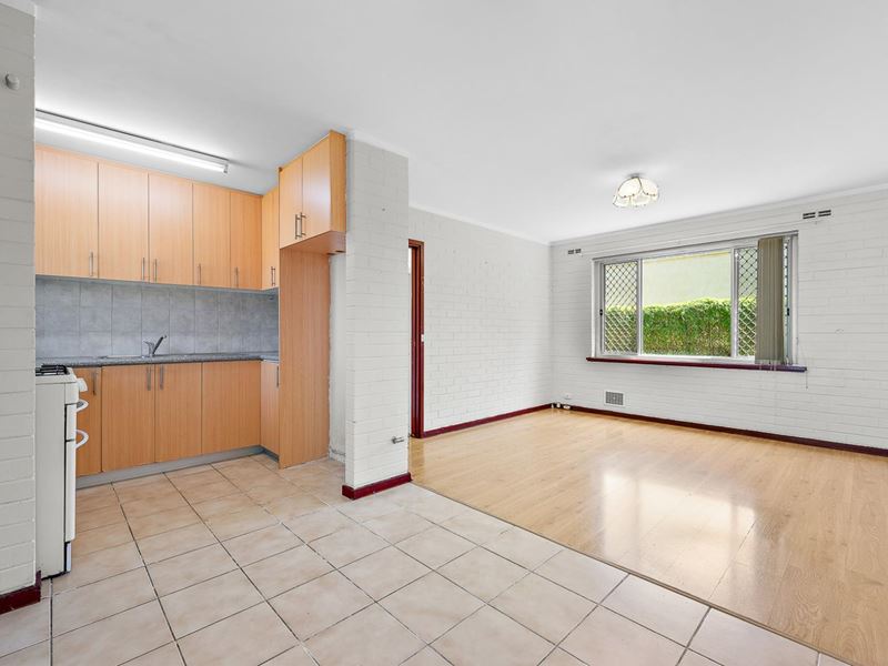 8/75 Phoenix Road, Spearwood WA 6163