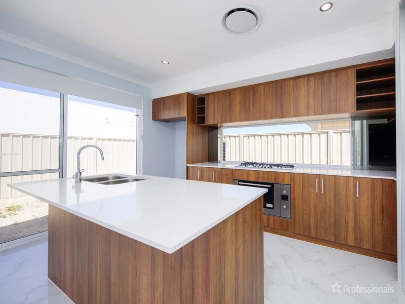 9 Sandcastle Street, Yanchep WA 6035