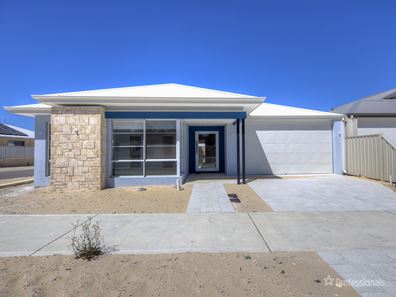 9 Sandcastle Street, Yanchep WA 6035