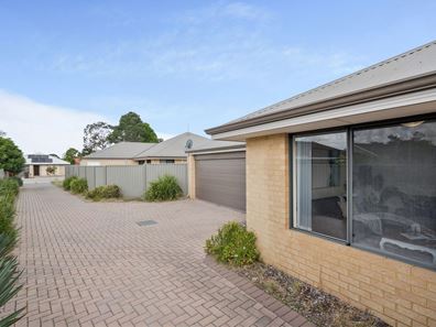 2/9 Hunt Street, Thornlie WA 6108