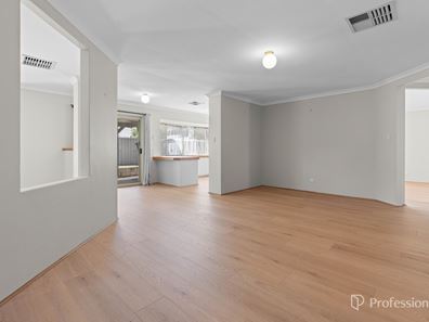 11 Nightingale Way, Warnbro WA 6169