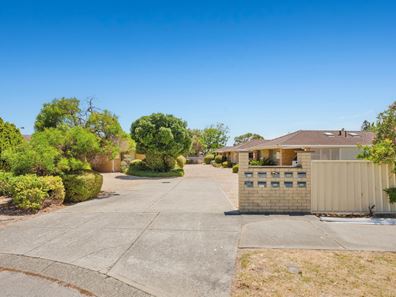 2/11 Nerrima Court, Cooloongup WA 6168