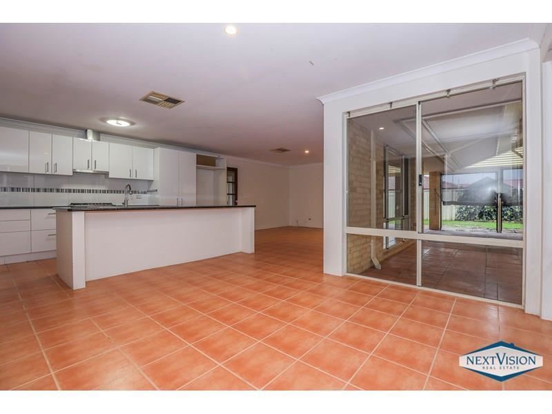 15 Jurien Way, Hammond Park WA 6164