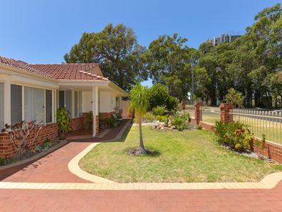 13 French Road, Melville WA 6156
