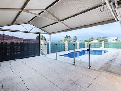 2 Debneys Lane, Landsdale WA 6065