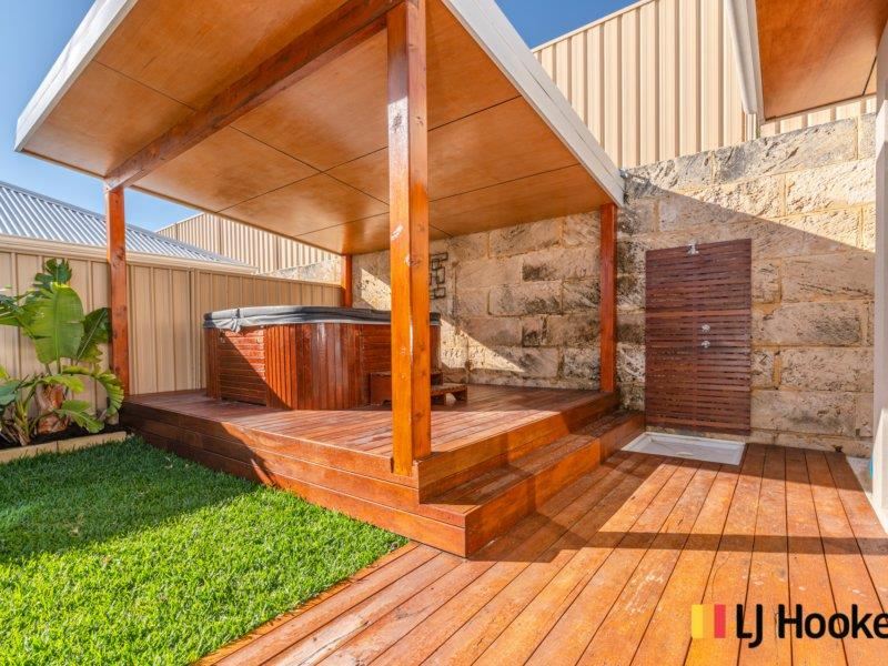 14 Bundegi Way, Two Rocks WA 6037