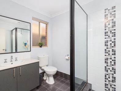 28 St Tropez Gardens, Piara Waters WA 6112