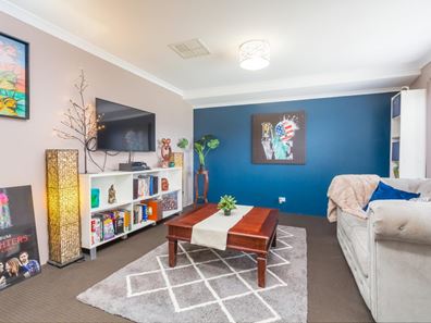 28 St Tropez Gardens, Piara Waters WA 6112